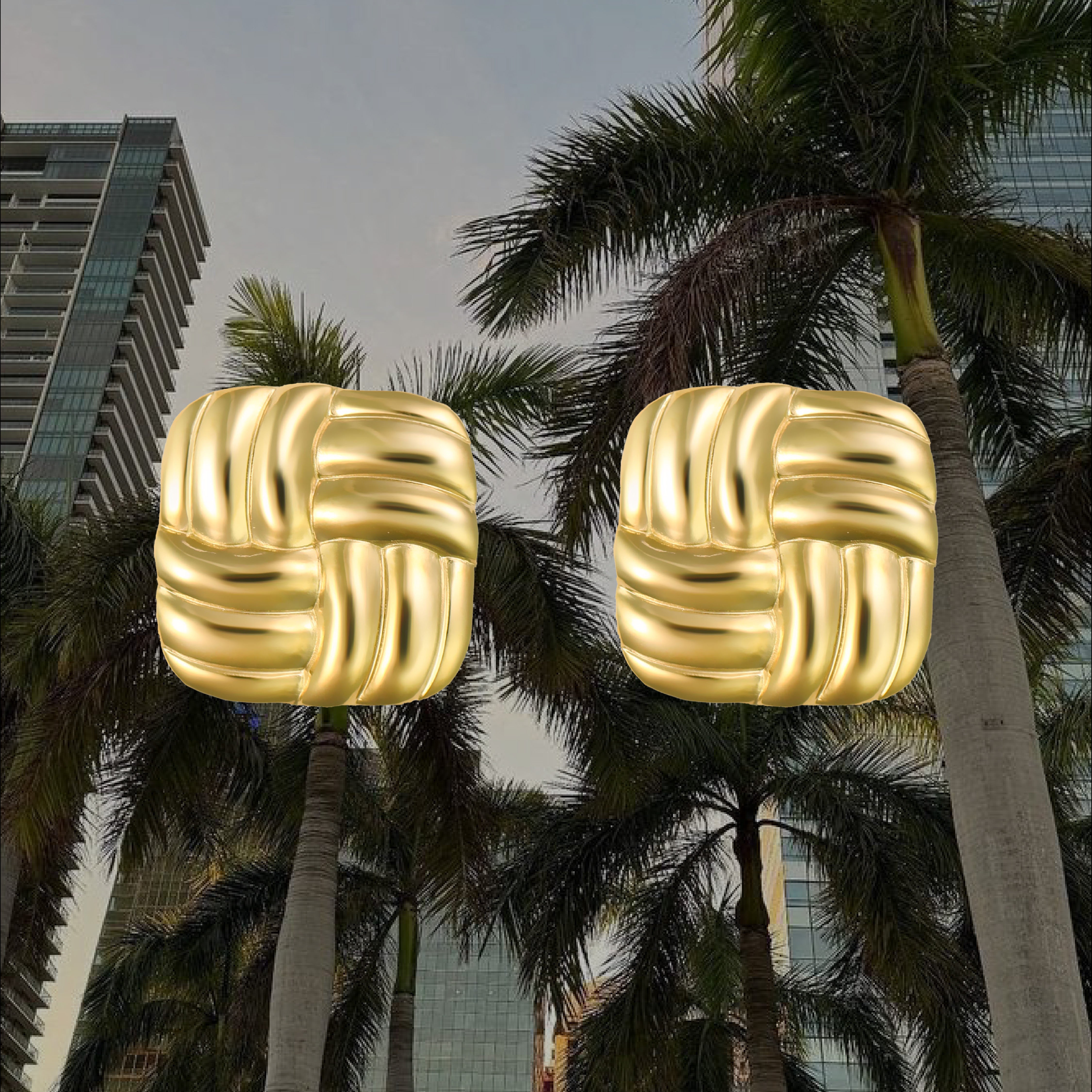 The Canary Wharf Bold Hoops 🔄